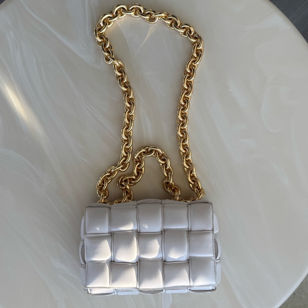 Bottega Veneta Off-White Padded Gold Chain Cassette Bag